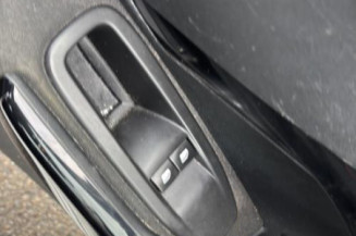 Eclairage de plaque PEUGEOT 208 1