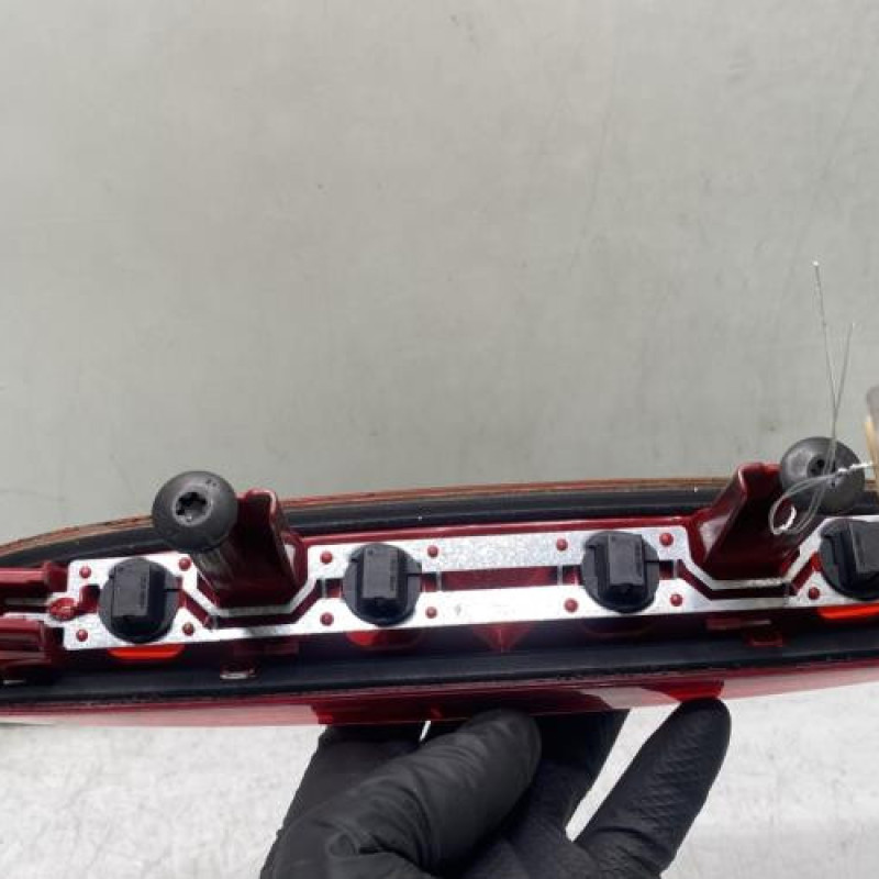 Feu arriere stop central PEUGEOT 208 1 Photo n°3