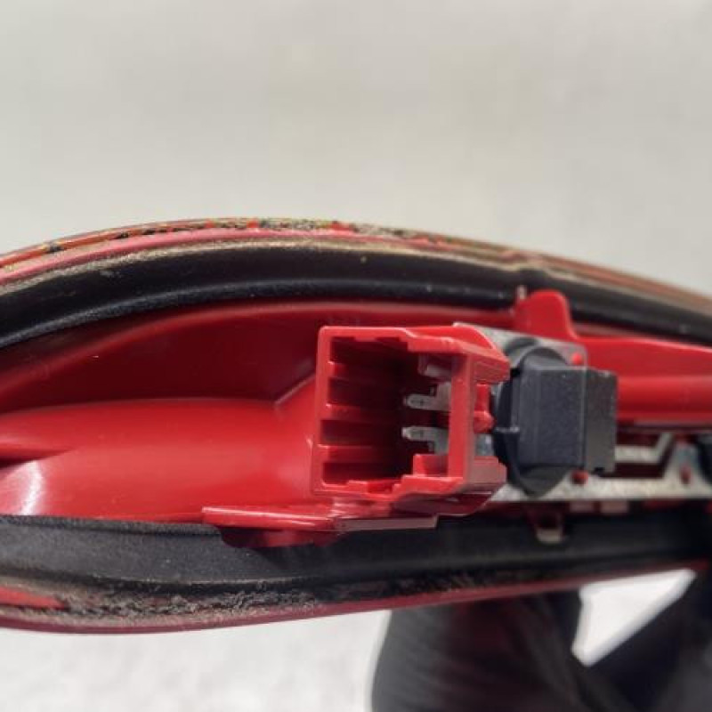 Feu arriere stop central PEUGEOT 208 1 Photo n°4