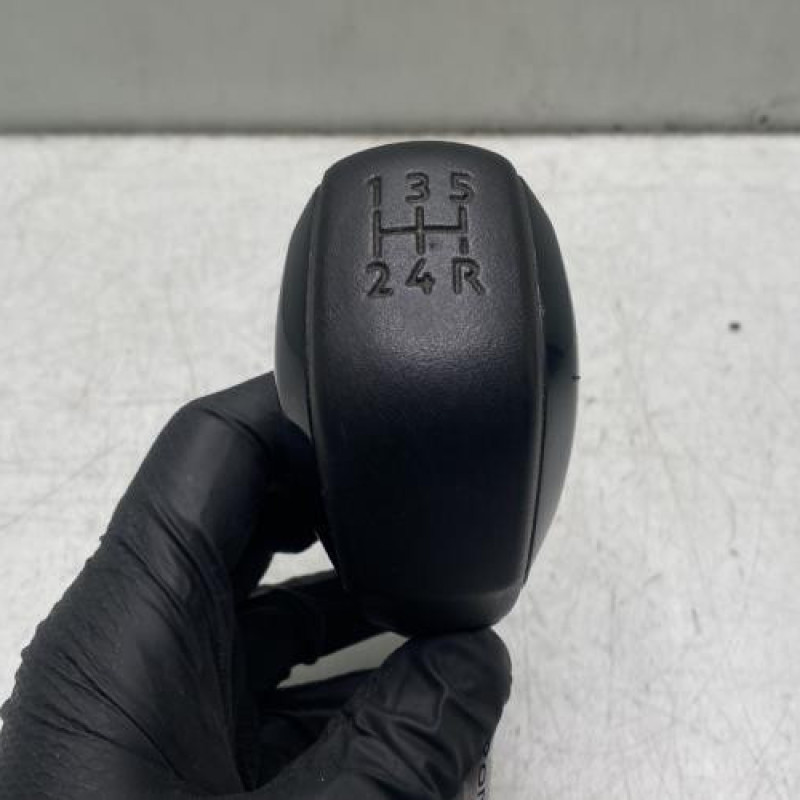 Pommeau de vitesses PEUGEOT 208 1 Photo n°1