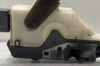 Serrure avant droit PEUGEOT 208 1