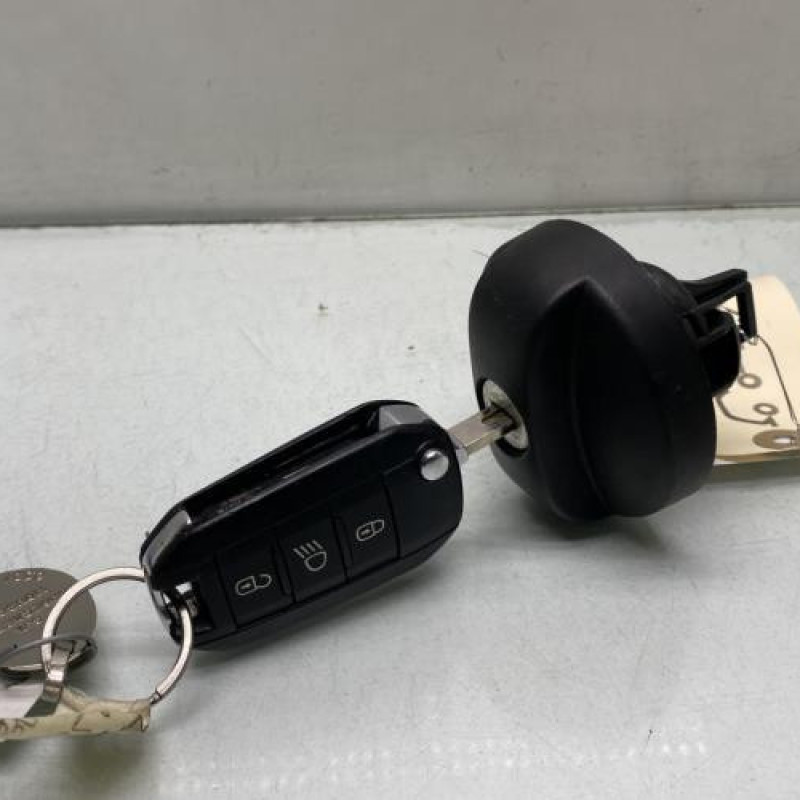 Bouchon de carburant PEUGEOT 208 1 Photo n°1