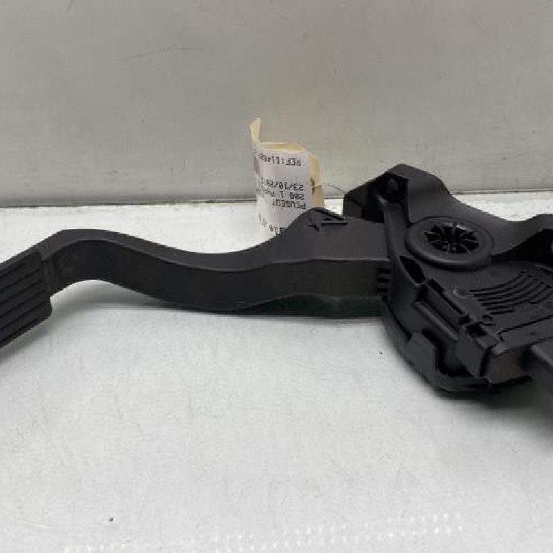 Pedale d'accelerateur PEUGEOT 208 1 Photo n°1