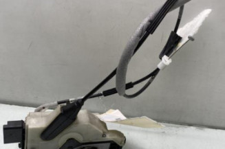 Serrure avant droit PEUGEOT 208 1