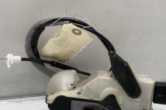 Serrure avant gauche PEUGEOT 208 1