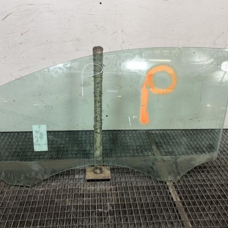 Vitre avant gauche CITROEN C2 Photo n°1