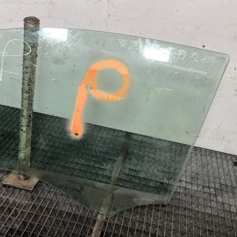 Vitre avant gauche CITROEN C2 Photo n°3