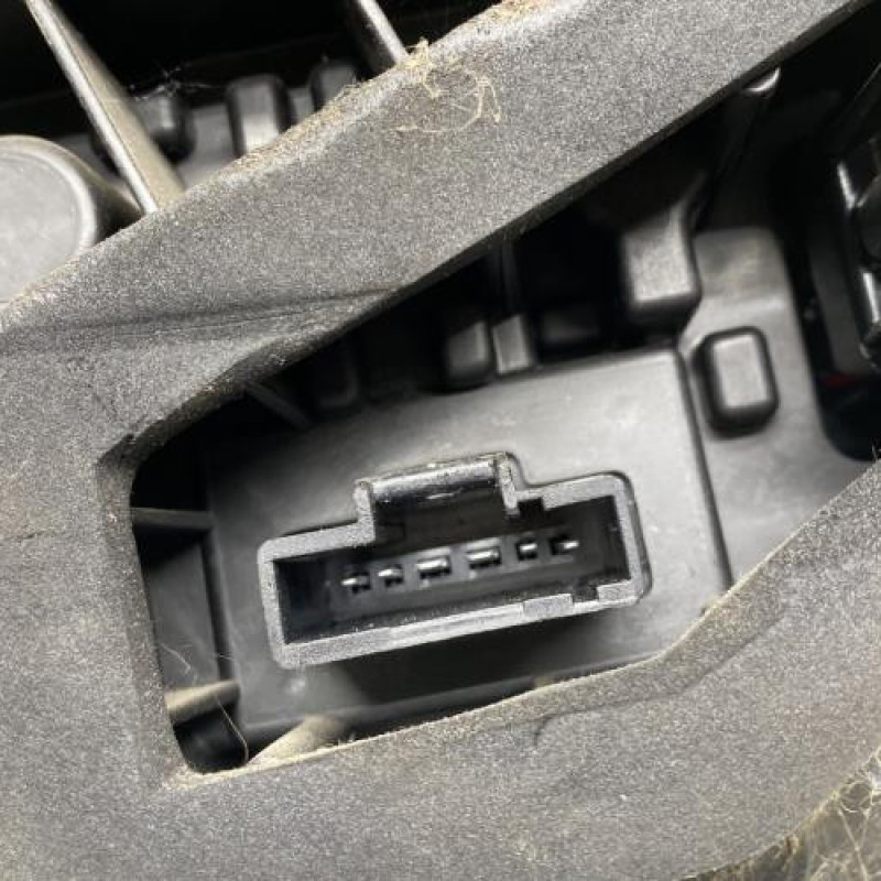 Feu arriere principal droit (feux) DACIA SANDERO 2 Photo n°3