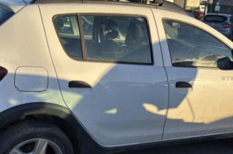 Leve vitre electrique avant gauche DACIA SANDERO 2