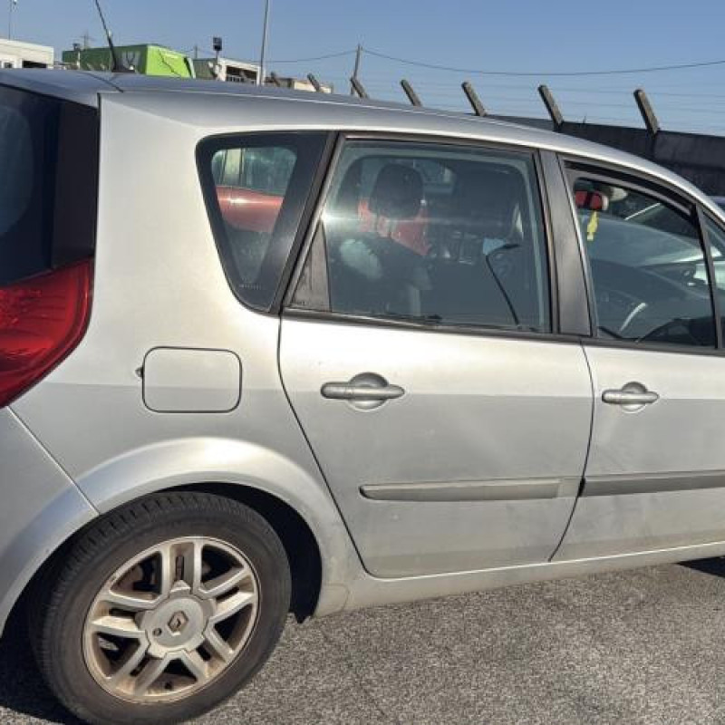 Feu arriere principal droit (feux) RENAULT SCENIC 2 Photo n°9