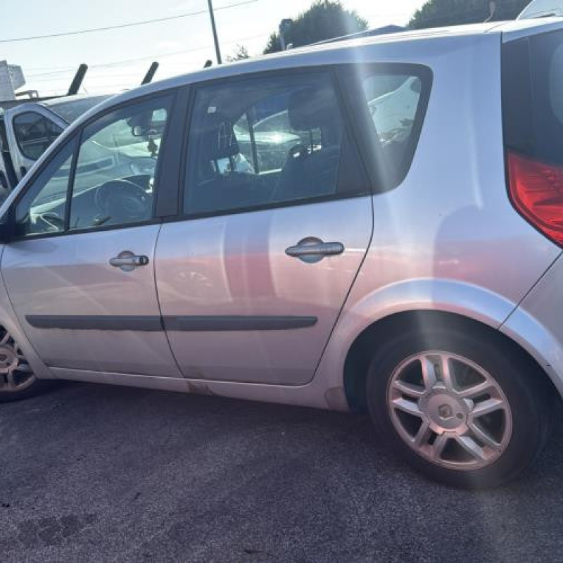 Feu arriere principal droit (feux) RENAULT SCENIC 2 Photo n°10