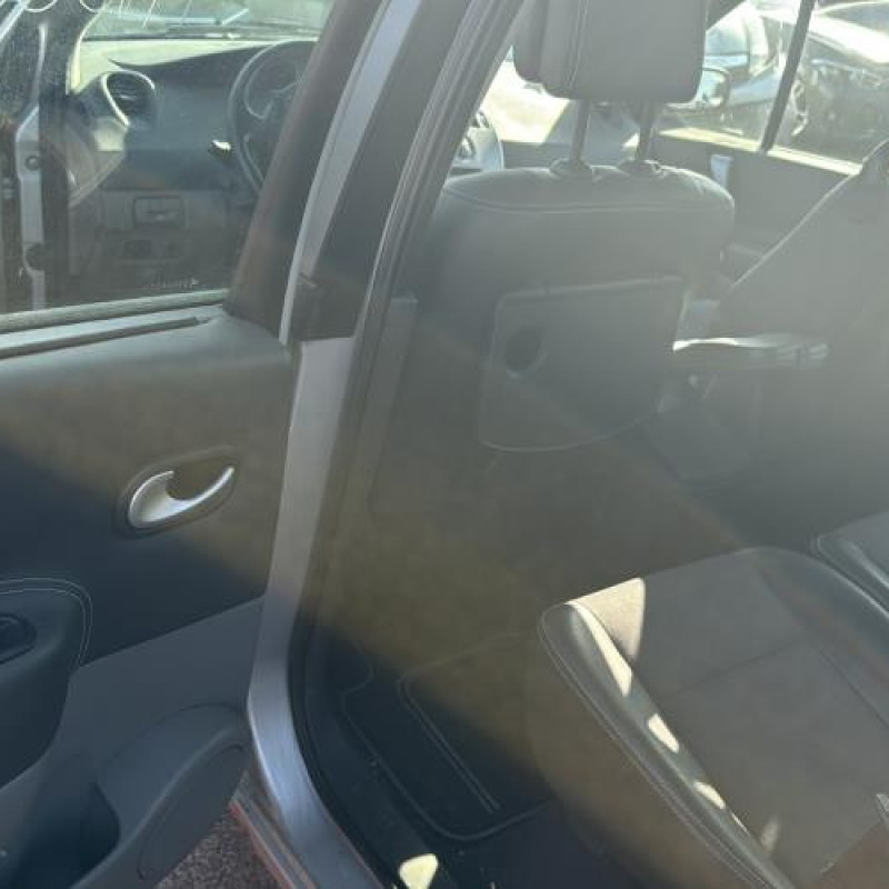 Feu arriere principal droit (feux) RENAULT SCENIC 2 Photo n°13