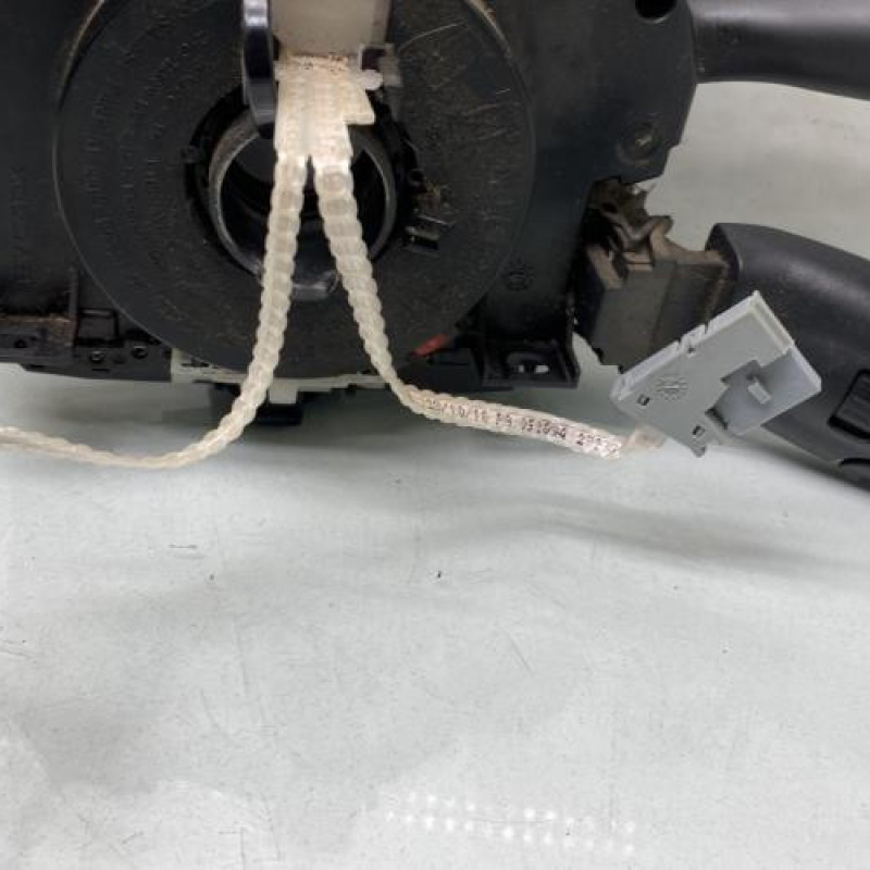 Com (Bloc Contacteur Tournant+Commodo Essuie Glace+Commodo Phare) PEUGEOT 308 1 Photo n°3