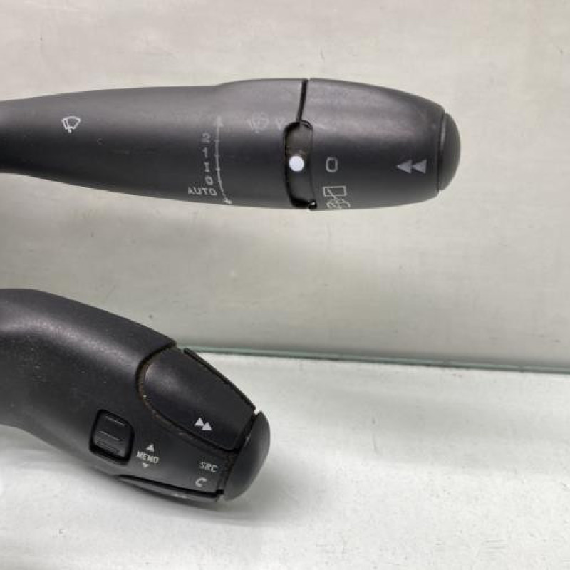 Com (Bloc Contacteur Tournant+Commodo Essuie Glace+Commodo Phare) PEUGEOT 308 1 Photo n°4