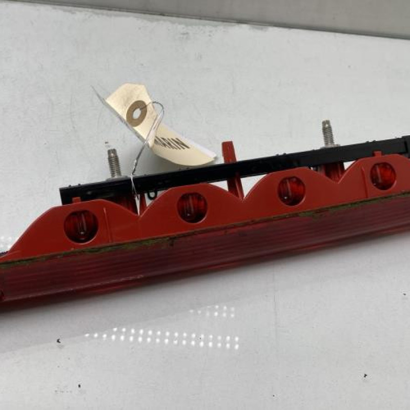 Feu arriere stop central PEUGEOT 308 1 Photo n°4