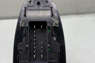 Interrupteur de leve vitre avant gauche PEUGEOT 208 1