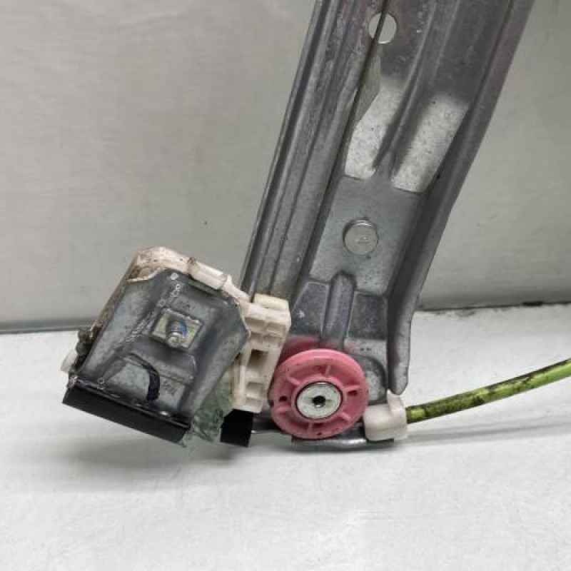 Leve vitre electrique avant droit PEUGEOT 208 1 Photo n°3