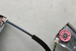 Leve vitre electrique avant droit PEUGEOT 208 1