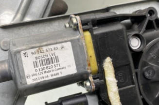 Leve vitre electrique avant droit PEUGEOT 208 1