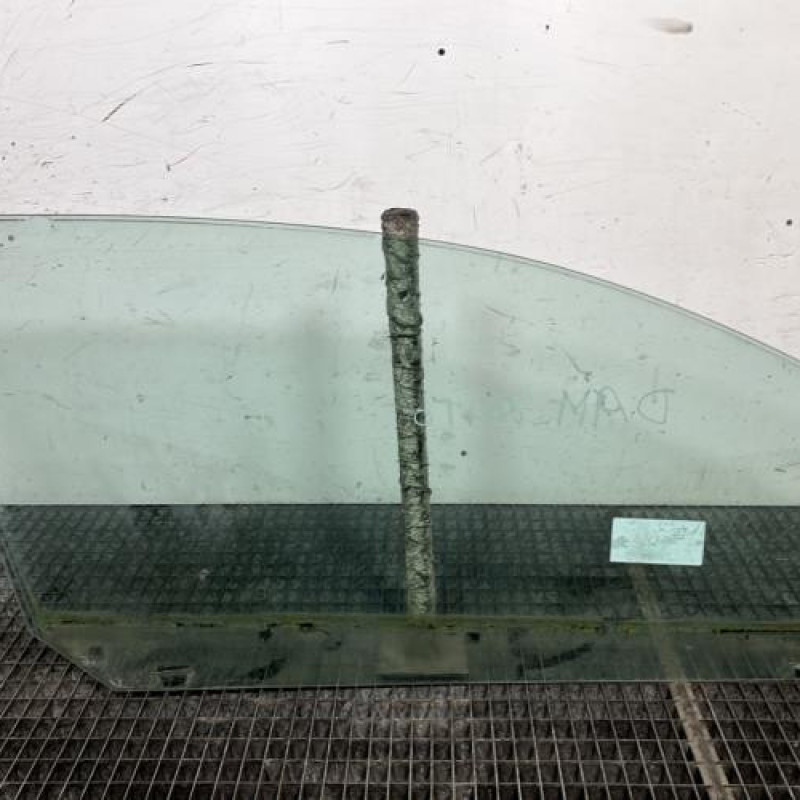 Vitre avant gauche VOLKSWAGEN GOLF 5 Photo n°4