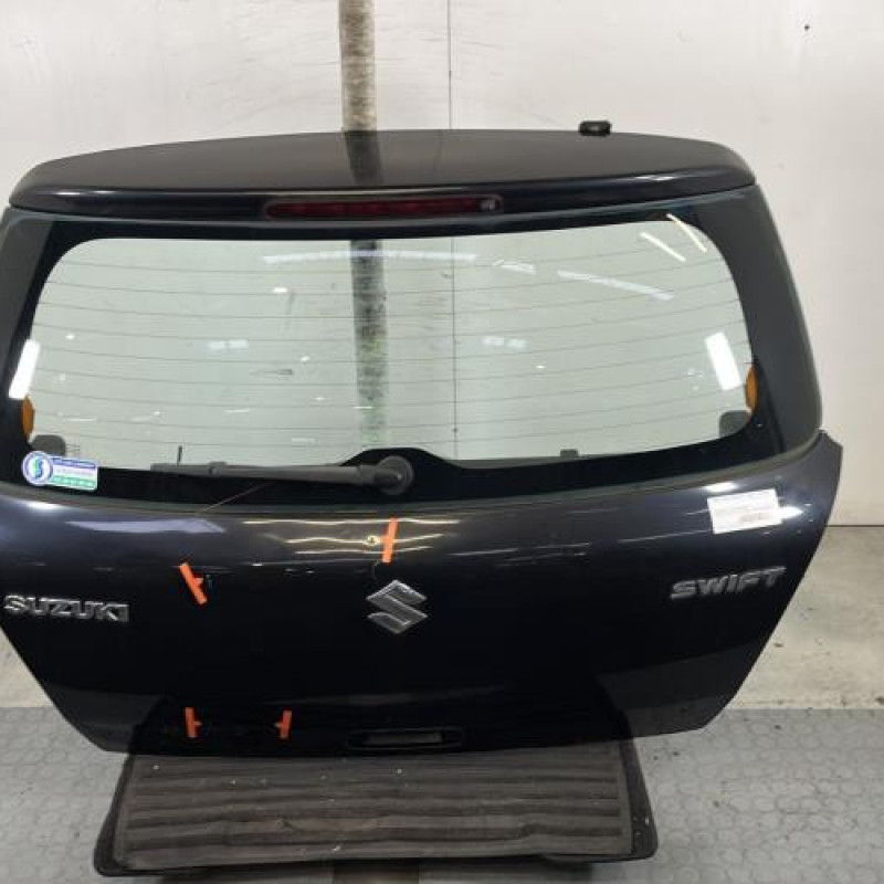 Malle/Hayon arriere SUZUKI SWIFT 3 Photo n°1