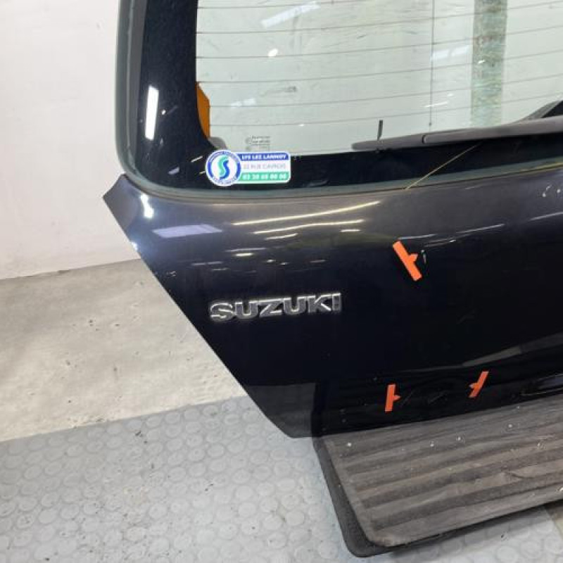 Malle/Hayon arriere SUZUKI SWIFT 3 Photo n°5