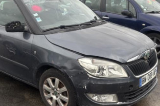 Com (Bloc Contacteur Tournant+Commodo Essuie Glace+Commodo Phare) SKODA FABIA 2