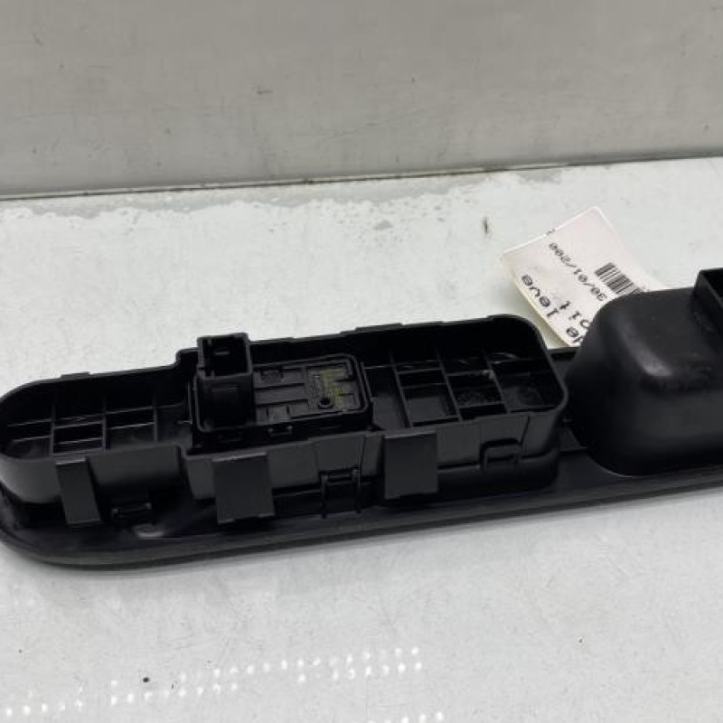 Interrupteur de leve vitre avant droit PEUGEOT 207 Photo n°2