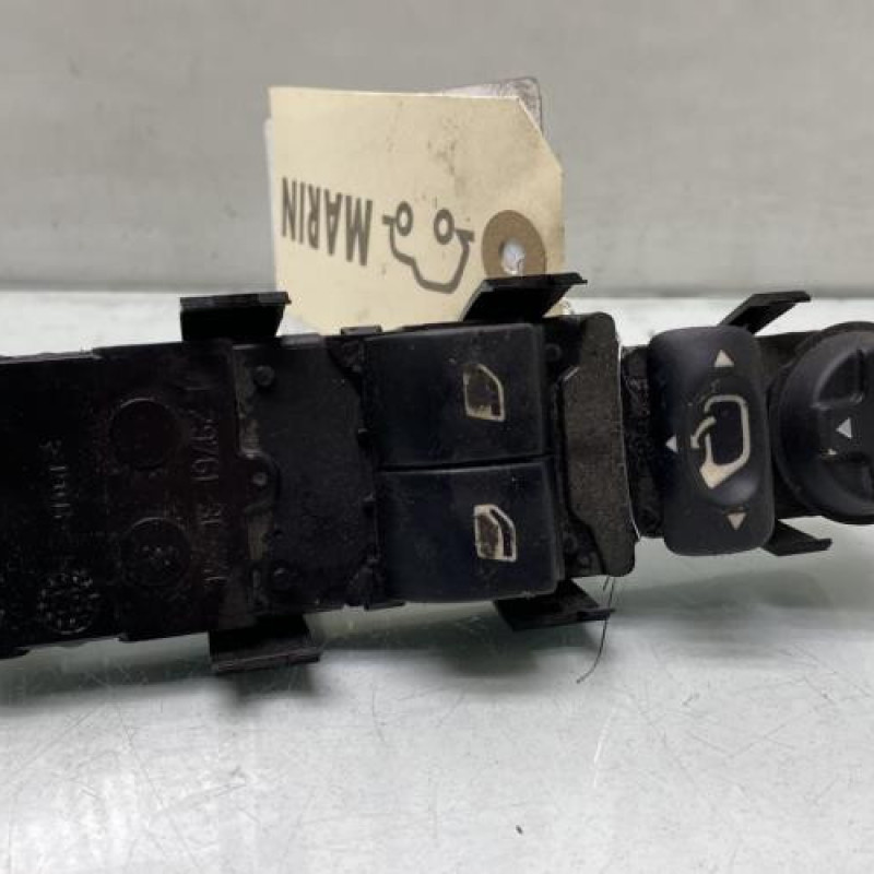 Interrupteur de leve vitre avant gauche PEUGEOT 207 Photo n°1