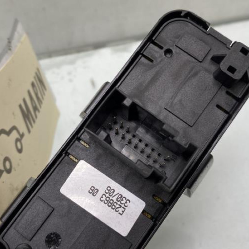 Interrupteur de leve vitre avant gauche PEUGEOT 207 Photo n°3