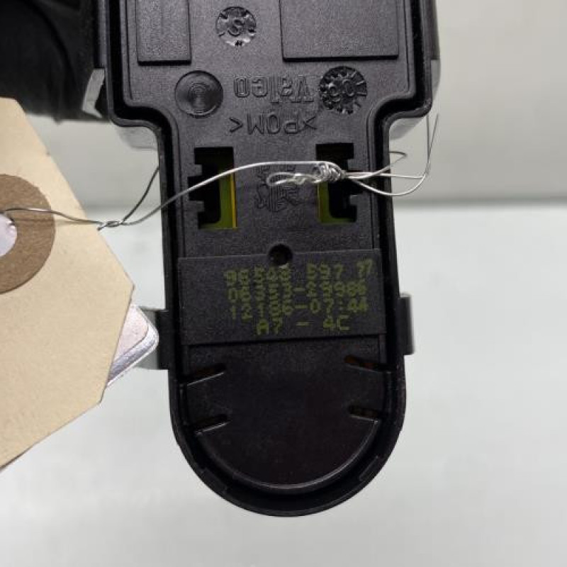 Interrupteur de leve vitre avant gauche PEUGEOT 207 Photo n°4