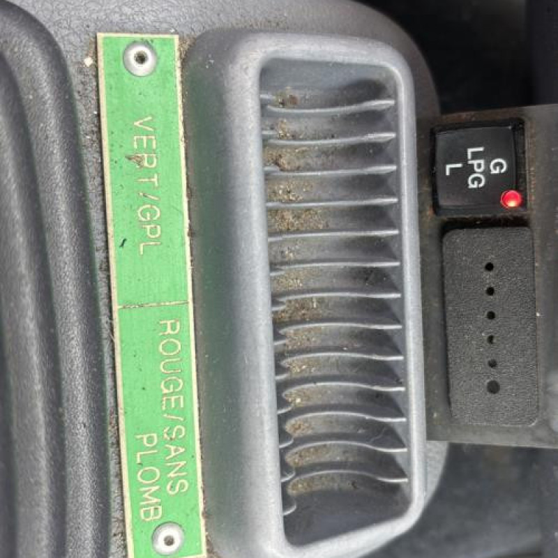 Leve vitre electrique avant gauche RENAULT TWINGO 1 Photo n°17