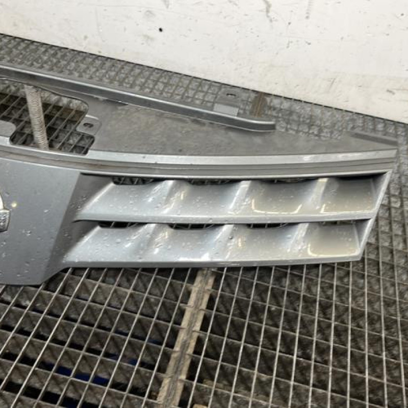 Calandre NISSAN NOTE 1 Photo n°3