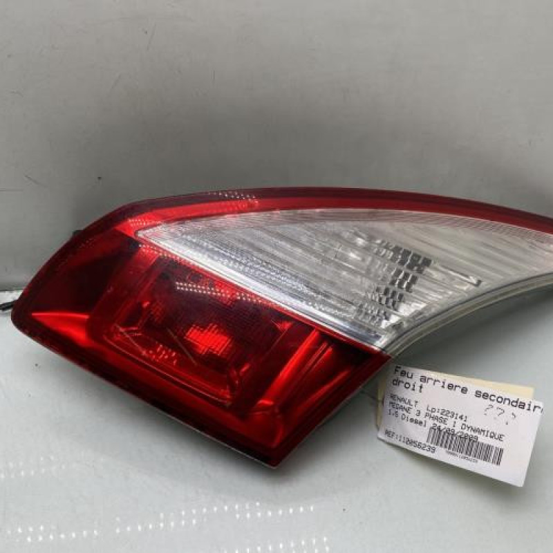Feu arriere secondaire droit (feux) RENAULT MEGANE 3 Photo n°1