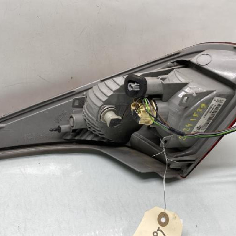 Feu arriere secondaire droit (feux) RENAULT MEGANE 3 Photo n°3