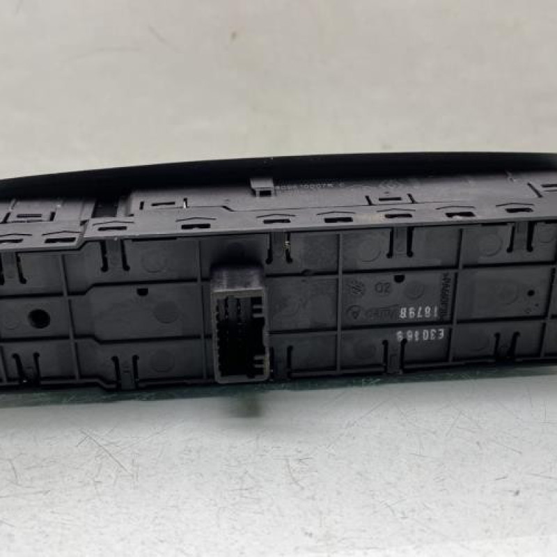 Interrupteur de leve vitre avant gauche RENAULT MEGANE 3 Photo n°2