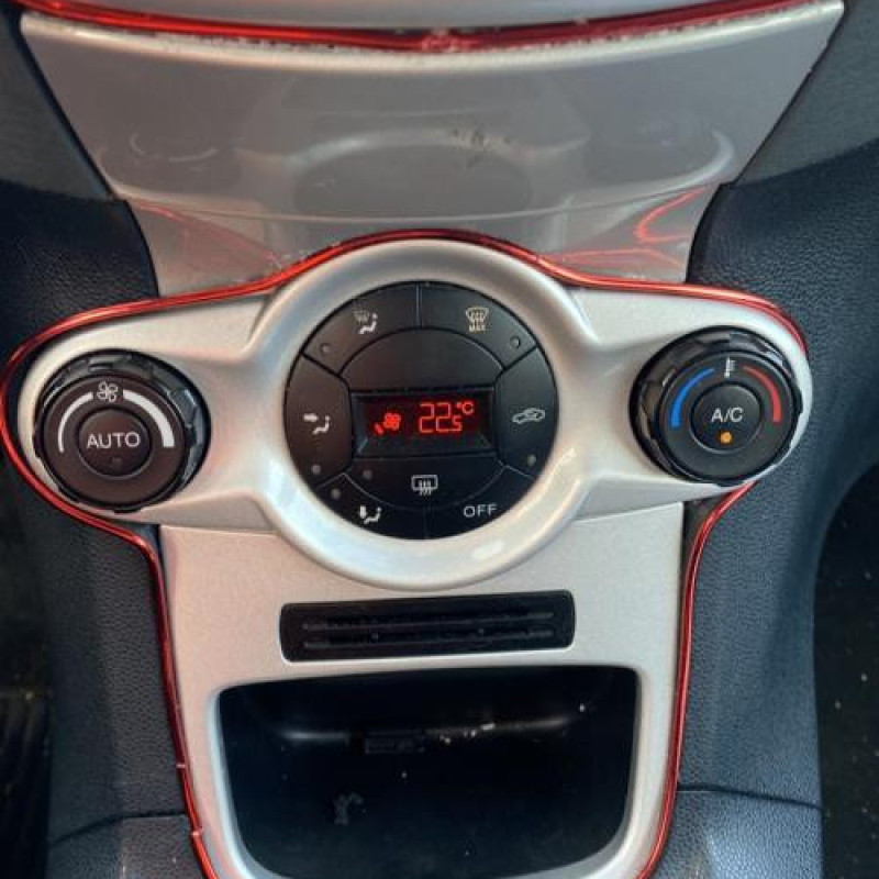 Pare boue arriere gauche FORD FIESTA 6 Photo n°14