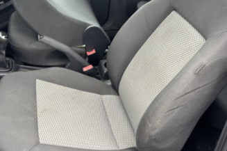 Vitre avant droit VOLKSWAGEN POLO 5