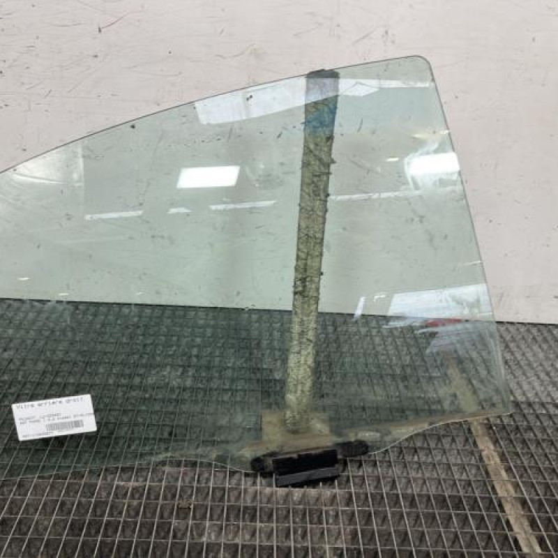Vitre arriere droit PEUGEOT 607 Photo n°1