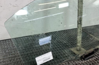 Vitre arriere droit PEUGEOT 607