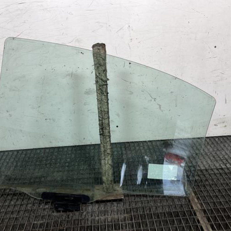 Vitre arriere droit PEUGEOT 607 Photo n°4