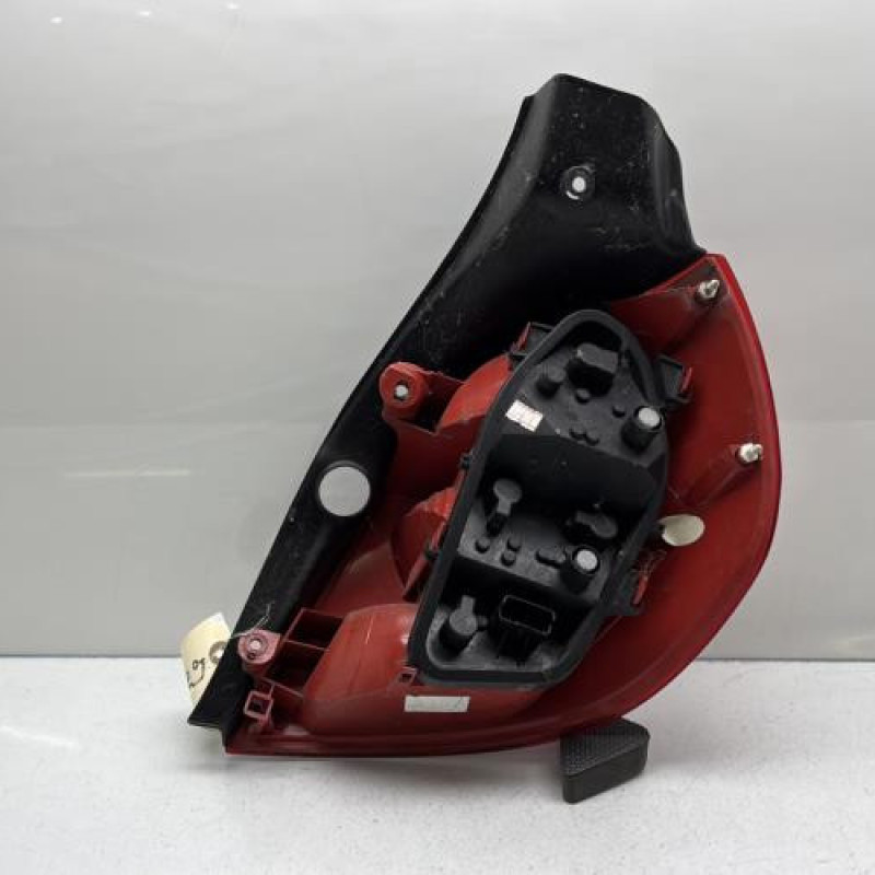 Feu arriere principal gauche (feux) RENAULT CLIO 3 Photo n°4