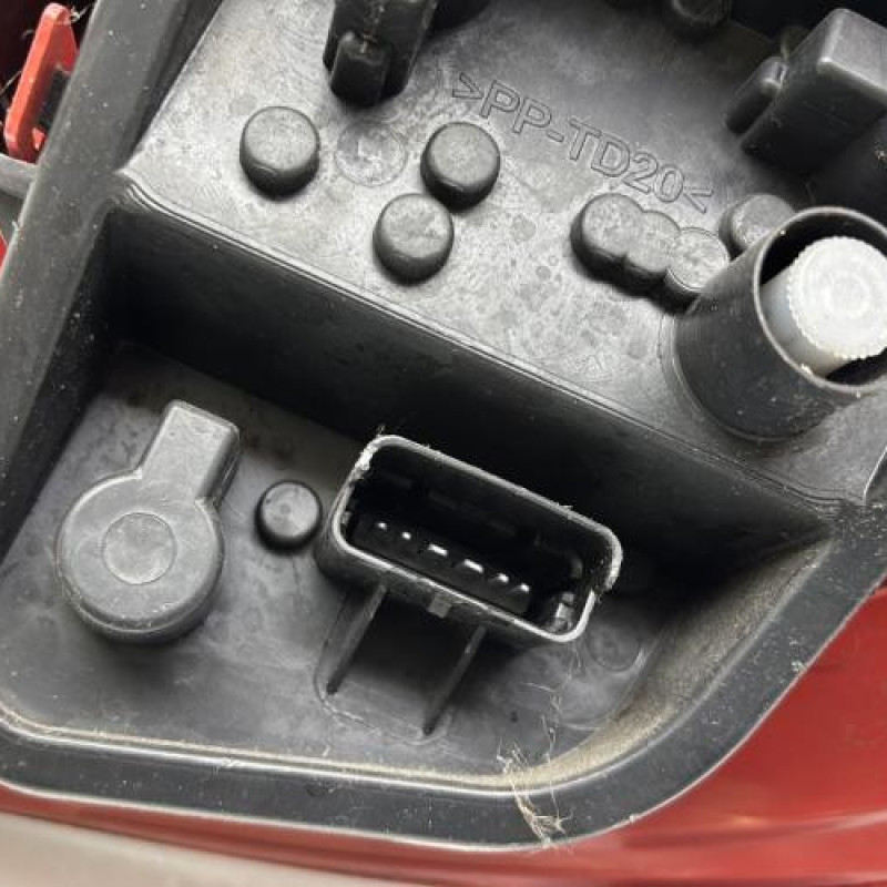 Feu arriere principal gauche (feux) RENAULT CLIO 3 Photo n°5