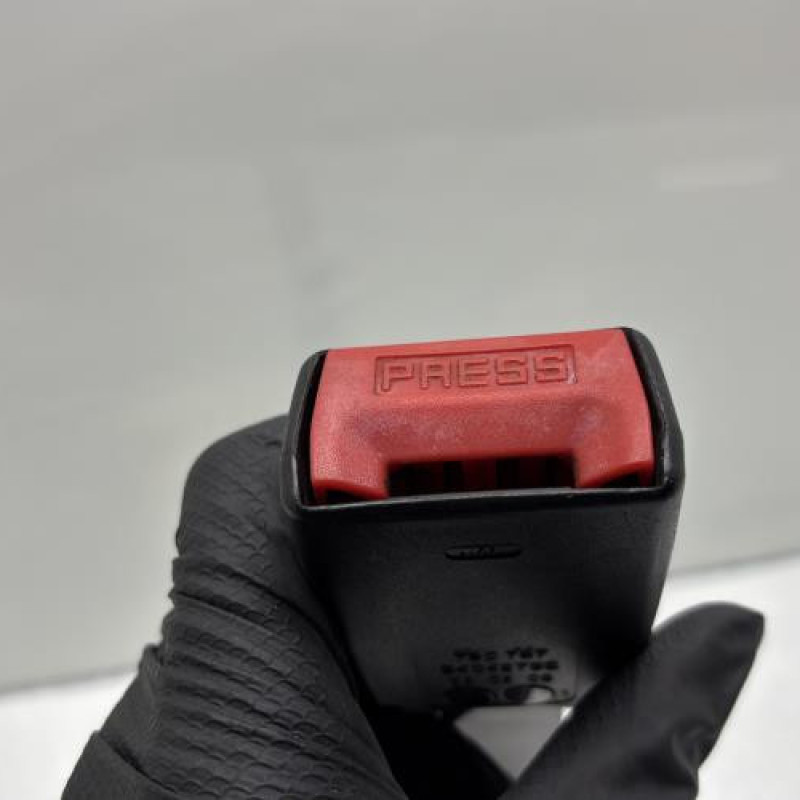 Attache ceinture avant droit RENAULT CLIO 3 Photo n°3