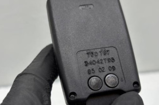 Attache ceinture avant droit RENAULT CLIO 3