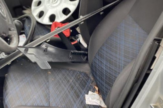 Attache ceinture avant droit RENAULT CLIO 3