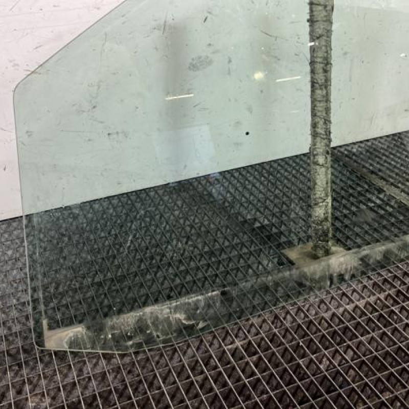 Vitre avant gauche CITROEN JUMPY 2 Photo n°2