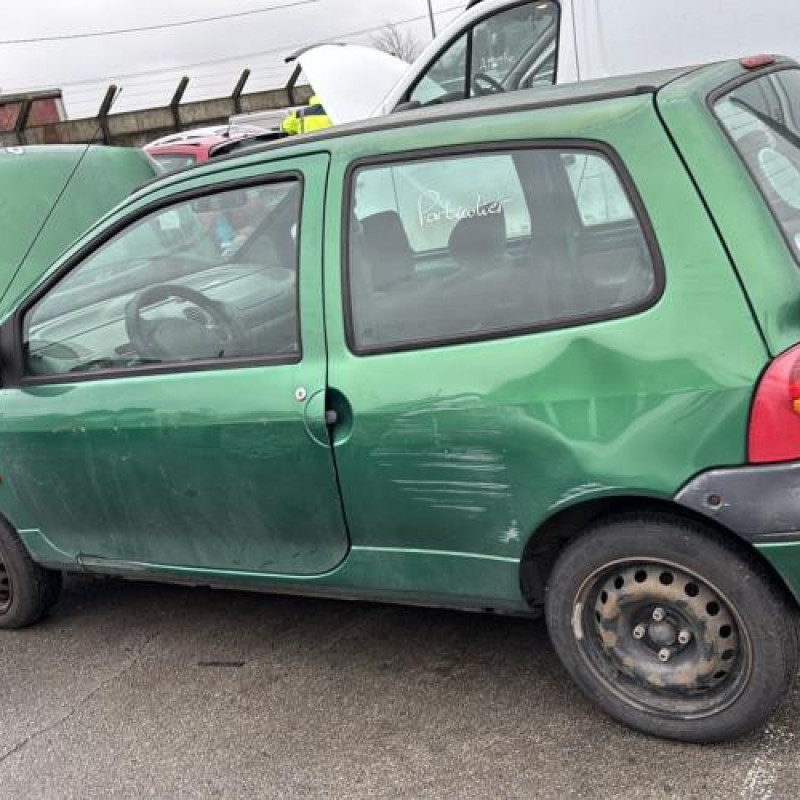 Pare boue avant gauche RENAULT TWINGO 1 Photo n°10