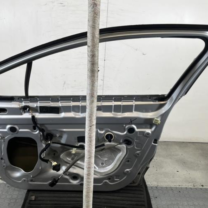 Porte avant droit RENAULT CLIO 4 Photo n°6