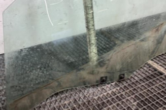 Vitre avant gauche RENAULT CLIO 4